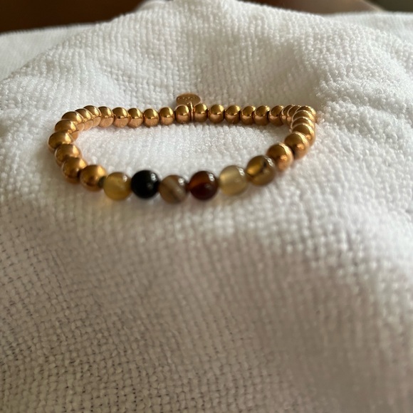 Chic Gold and Black Beaded Bracelet - Picture 2 of 4